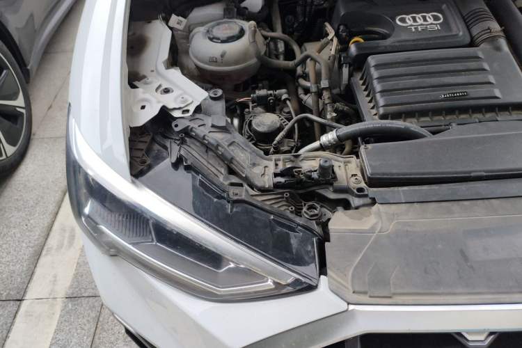 Used Audi Q3 2022 35 TFSI Fashion Dynamic Model Engine Bay Right