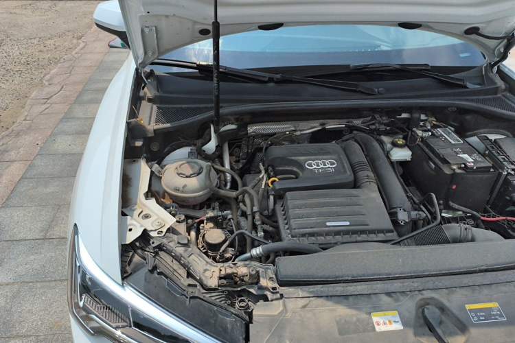 Used Audi Q3 2022 35 TFSI Progressive Dynamic Edition Engine Bay Right