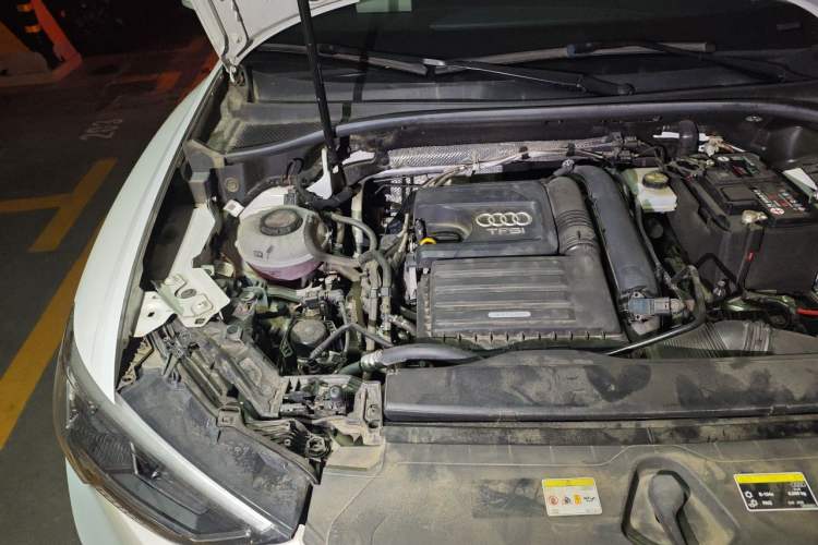 Used Audi Q3 2022 35 TFSI Fashion Dynamic Model Engine Bay Right