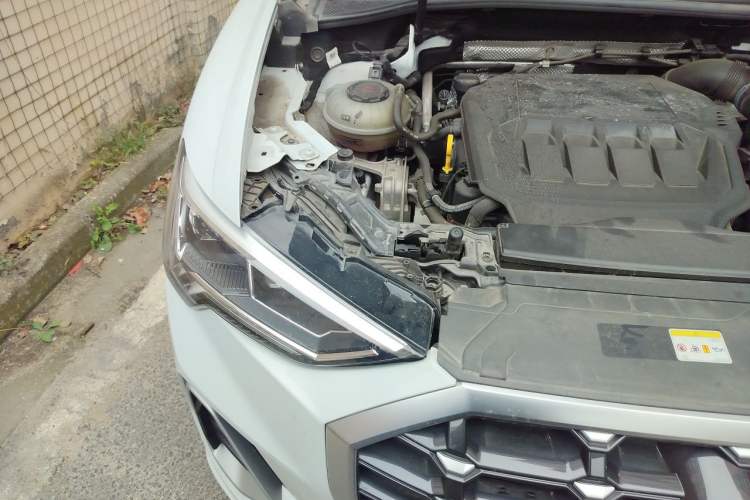 Used Audi Q3 2022 40 TFSI Fashion Dynamic Model Engine Bay Right