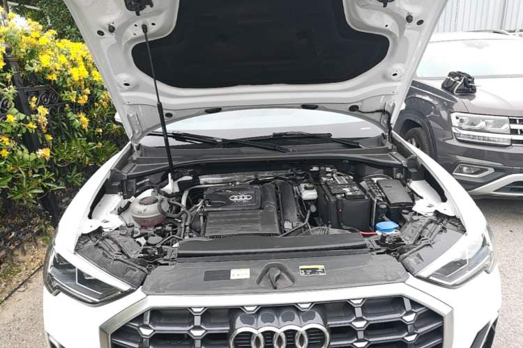 Used Audi Q3 2022 35 TFSI Fashion Dynamic Model Engine Bay Right