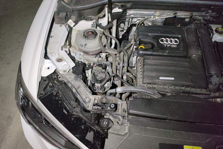 Used Audi Q3 2022 35 TFSI Fashion Dynamic Model Engine Bay Right