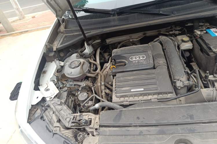 Used Audi Q3 2022 35 TFSI Progressive Dynamic Edition Engine Bay Right