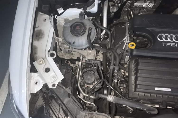 Used Audi Q3 2022 35 TFSI Fashion Dynamic Model Engine Bay Right
