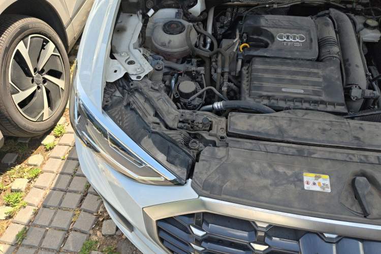 Used Audi Q3 2022 35 TFSI Fashion Dynamic Model Engine Bay Right