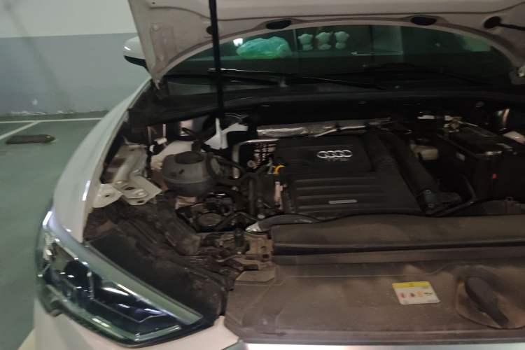 Used Audi Q3 2022 35 TFSI Fashion Dynamic Model Engine Bay Right