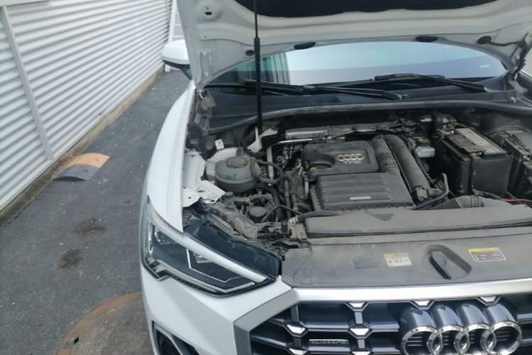 Used Audi Q3 2022 35 TFSI Fashion Dynamic Model Engine Bay Right