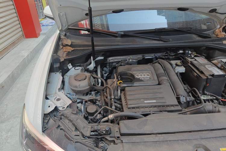 Used Audi Q3 2022 35 TFSI Progressive Dynamic Edition Engine Bay Right