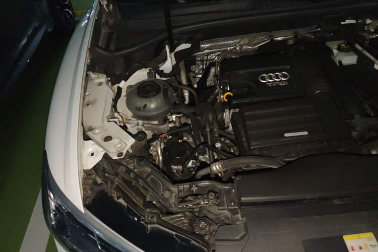 Used Audi Q3 2022 35 TFSI Fashion Dynamic Model Engine Bay Right