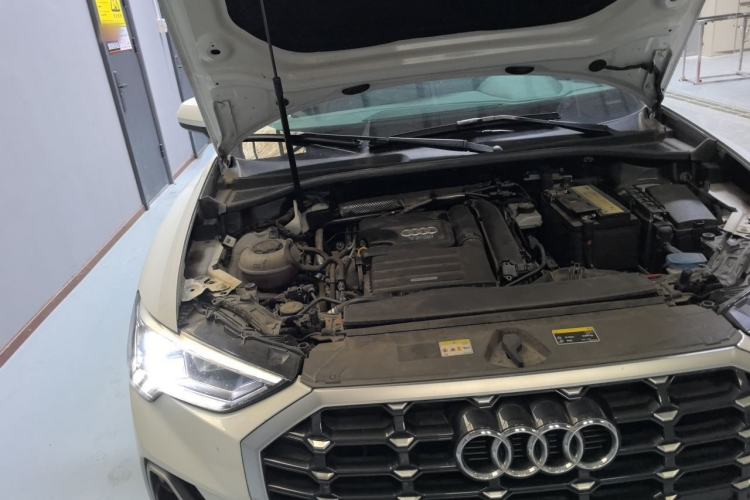 Used Audi Q3 2022 35 TFSI Fashion Dynamic Model Engine Bay Right