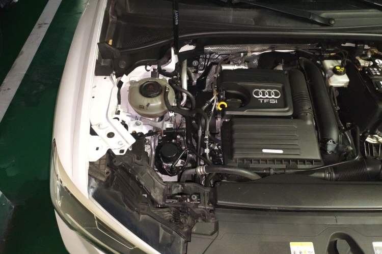 Used Audi Q3 2022 35 TFSI Progressive Dynamic Edition Engine Bay Right