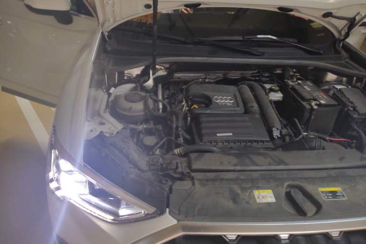 Used Audi Q3 2022 35 TFSI Fashion Dynamic Model Engine Bay Right