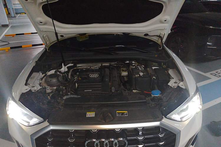 Used Audi Q3 2022 35 TFSI Fashion Dynamic Model Engine Bay