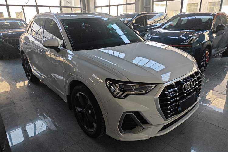 Used Audi Q3 2022 35 TFSI Fashion Dynamic Model Exterior 1