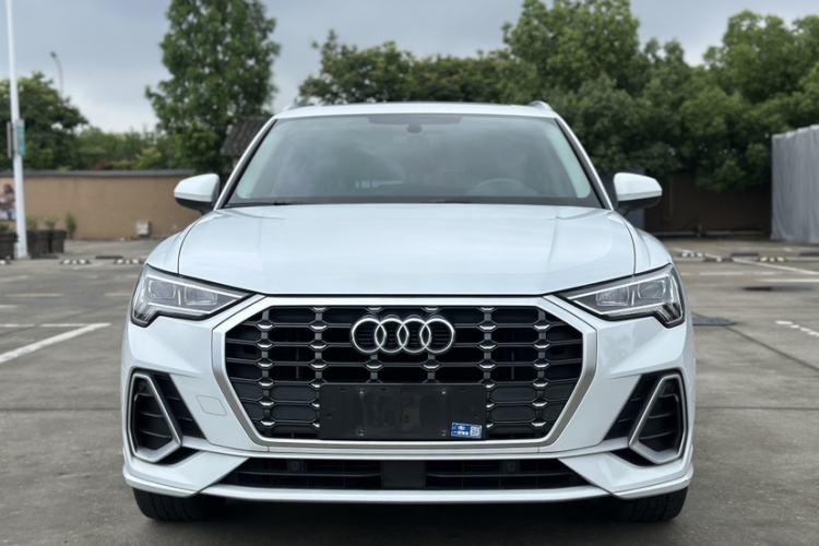 Used Audi Q3 2022 35 TFSI Fashion Dynamic Model Exterior 1