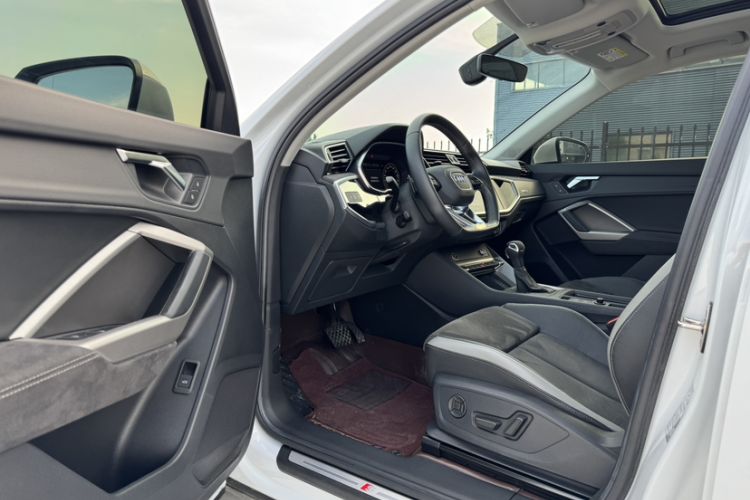 Used Audi Q3 2022 35 TFSI Fashion Dynamic Model Exterior 10