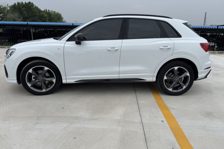 Used Audi Q3 2022 35 TFSI Fashionable and Elegant Model Exterior 2