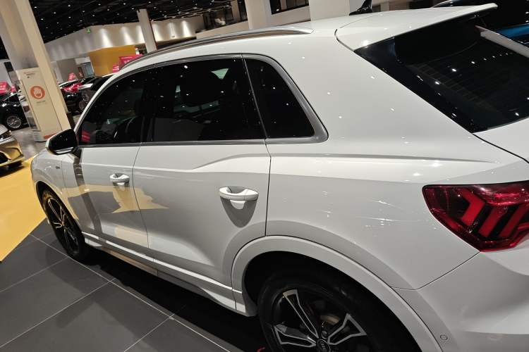 Used Audi Q3 2022 45 TFSI quattro Fashion Dynamic Model Exterior 3