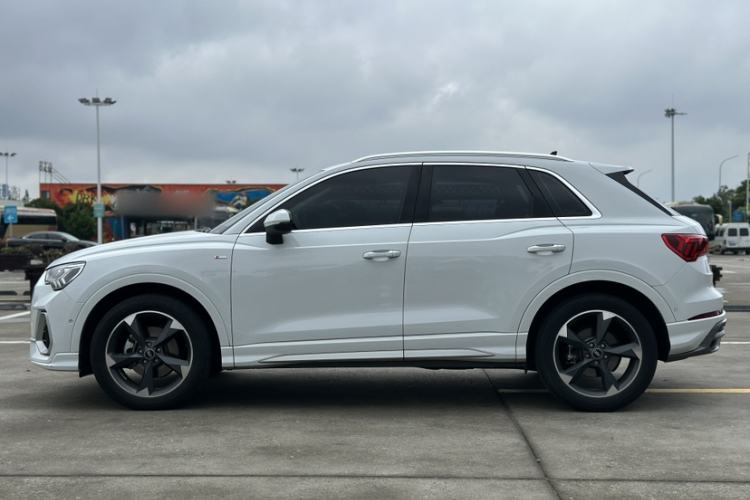 Used Audi Q3 2022 35 TFSI Fashion Dynamic Model Exterior 3