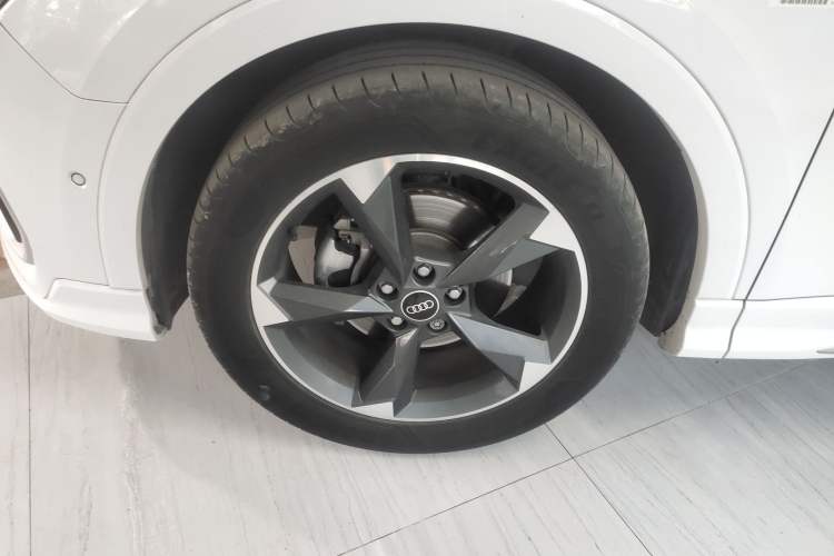 Used Audi Q3 2022 35 TFSI Fashion Dynamic Model Exterior 4