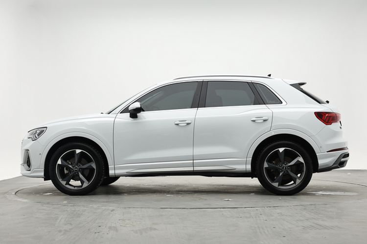 Used Audi Q3 2022 35 TFSI Fashion Dynamic Model Exterior 4