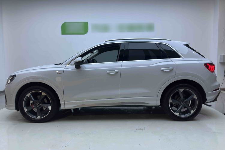 Used Audi Q3 2022 35 TFSI Fashion Dynamic Model Exterior 4
