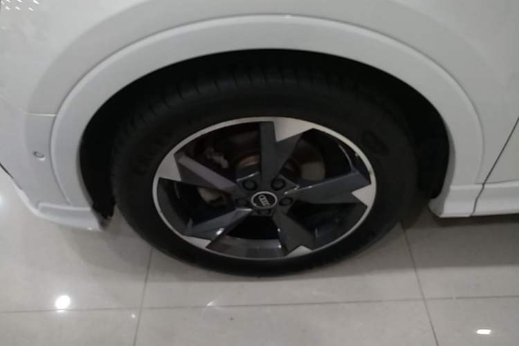 Used Audi Q3 2022 35 TFSI Fashion Dynamic Model Exterior 4
