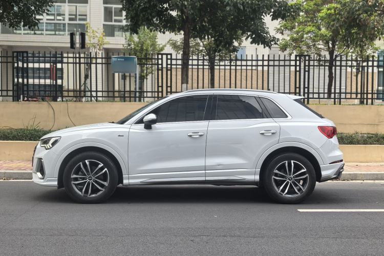 Used Audi Q3 2022 35 TFSI Progressive Dynamic Edition Exterior 4
