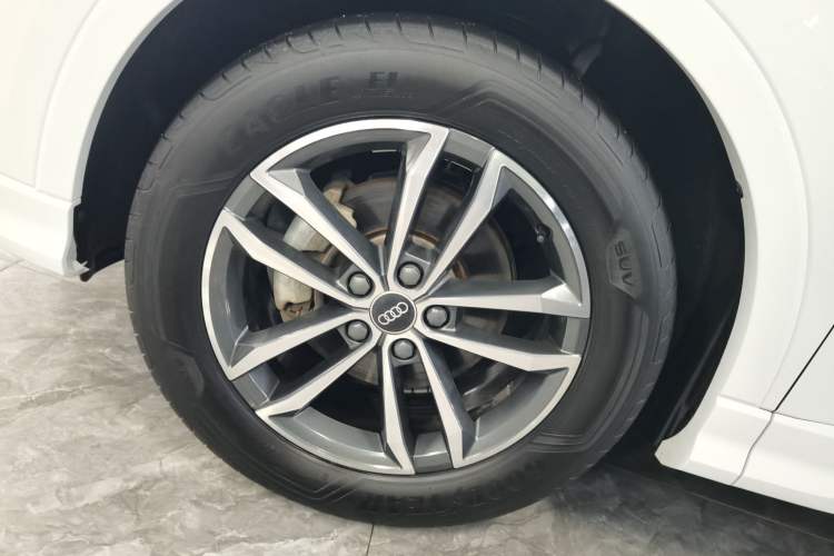 Used Audi Q3 2022 35 TFSI Progressive Dynamic Edition Exterior 4