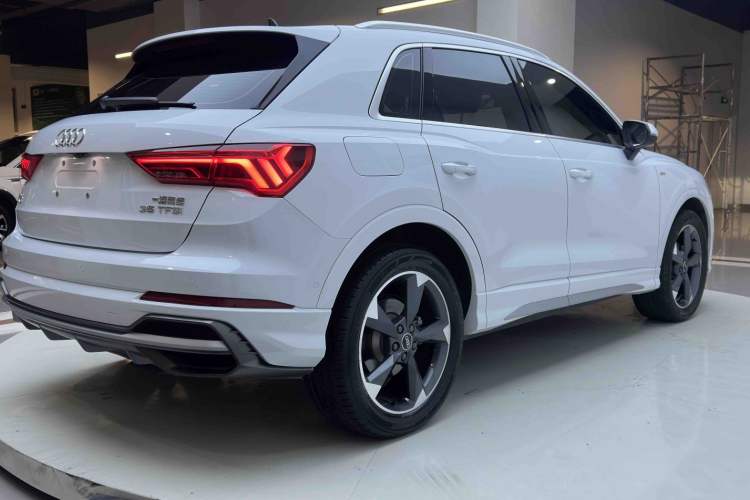 Used Audi Q3 2022 35 TFSI Fashion Dynamic Model Exterior 6