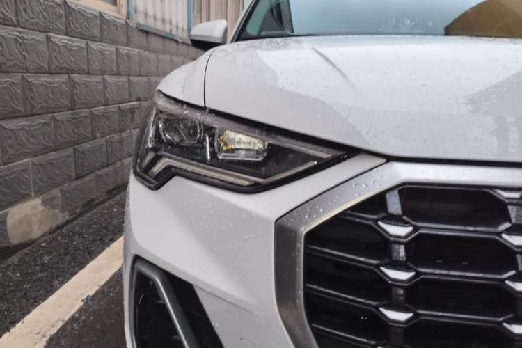 Used Audi Q3 2022 35 TFSI Fashion Dynamic Model Exterior 6