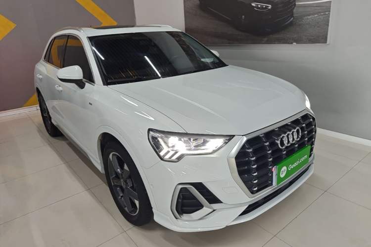 Used Audi Q3 2022 35 TFSI Fashion Dynamic Model Front Right 45 Deg