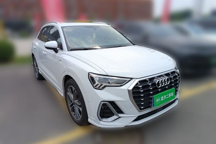 Used Audi Q3 2022 35 TFSI Fashion Dynamic Model Front Right 45 Deg