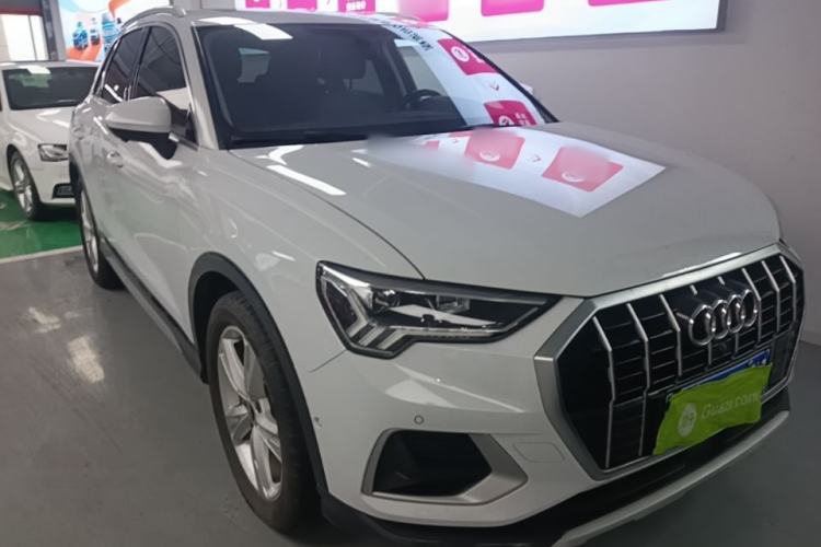Used Audi Q3 2022 35 TFSI Fashionable and Elegant Model Front Right 45 Deg