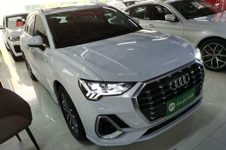 Used Audi Q3 2022 35 TFSI Progressive Dynamic Edition Front Right 45 Deg