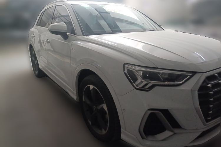 Used Audi Q3 2022 35 TFSI Fashion Dynamic Model Front Right 45 Deg