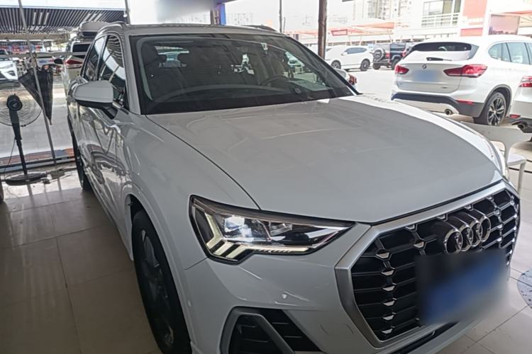 Used Audi Q3 2022 35 TFSI Fashion Dynamic Model Front Right 45 Deg