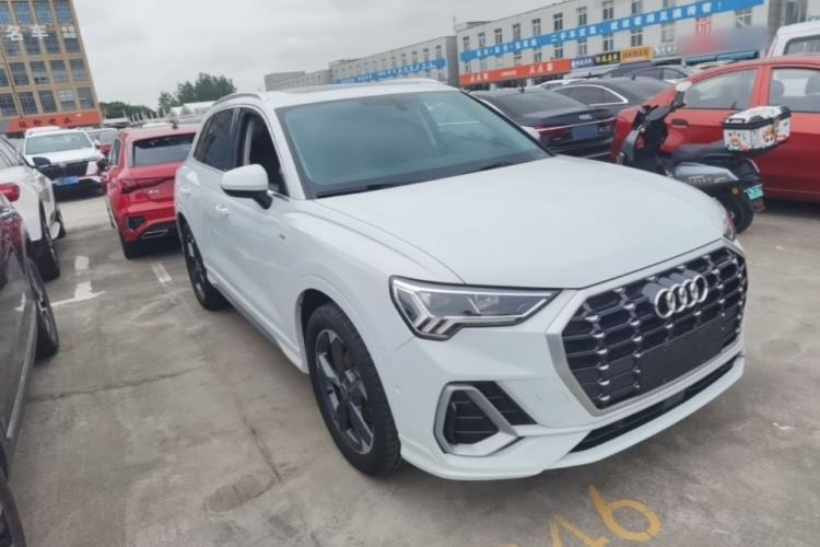 Used Audi Q3 2022 35 TFSI Fashion Dynamic Model Front Right 45 Deg
