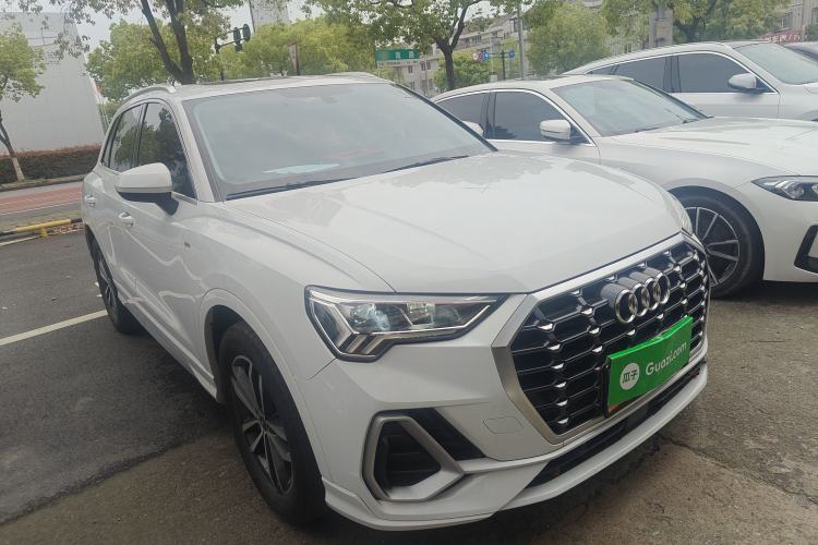 Used Audi Q3 2022 35 TFSI Progressive Dynamic Edition Front Right 45 Deg