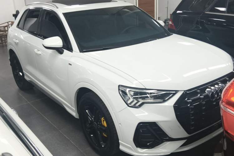 Used Audi Q3 2022 45 TFSI quattro Fashion Dynamic Model Front Right 45 Deg