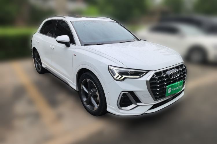 Used Audi Q3 2022 35 TFSI Fashion Dynamic Model Front Right 45 Deg