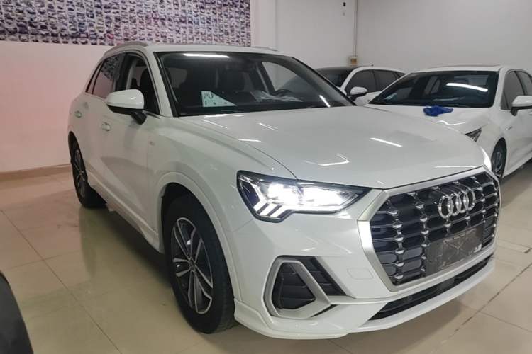Used Audi Q3 2022 35 TFSI Progressive Dynamic Edition Front Right 45 Deg