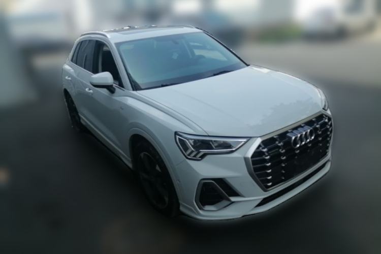 Used Audi Q3 2022 35 TFSI Fashion Dynamic Model Front Right 45 Deg