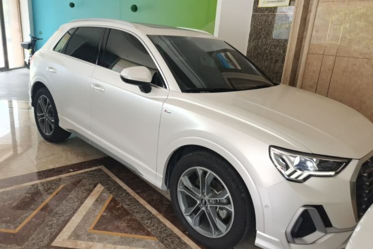 Used Audi Q3 2022 40 TFSI Fashion Dynamic Model Front Right 45 Deg