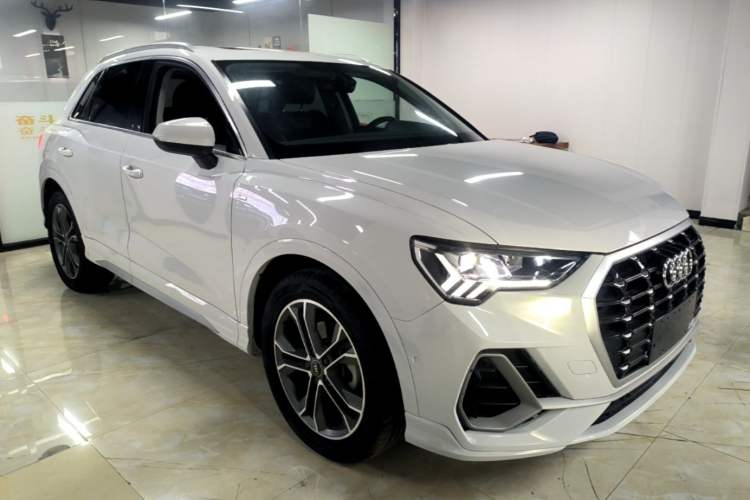 Used Audi Q3 2022 40 TFSI Fashion Dynamic Model Front Right 45 Deg