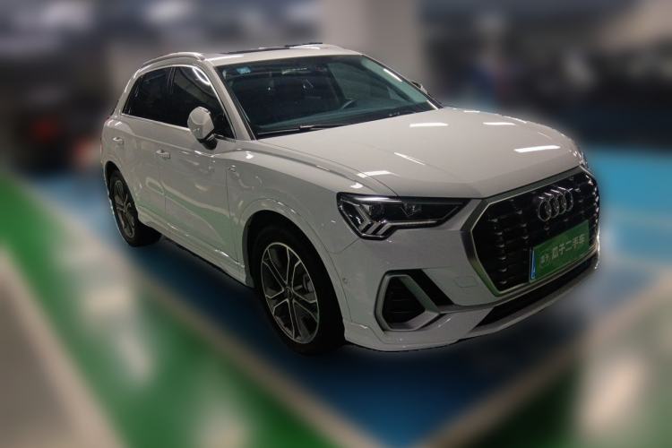 Used Audi Q3 2022 40 TFSI Fashion Dynamic Model Front Right 45 Deg