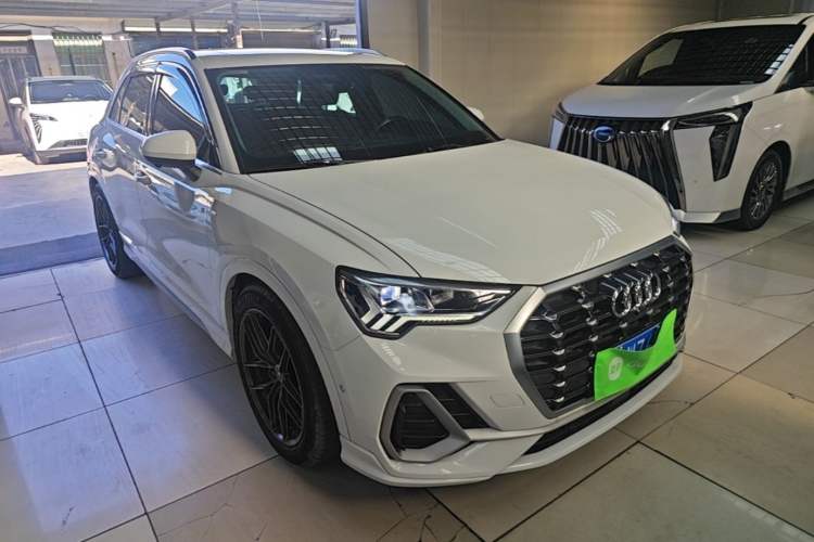Used Audi Q3 2022 40 TFSI Fashion Dynamic Model Front Right 45 Deg