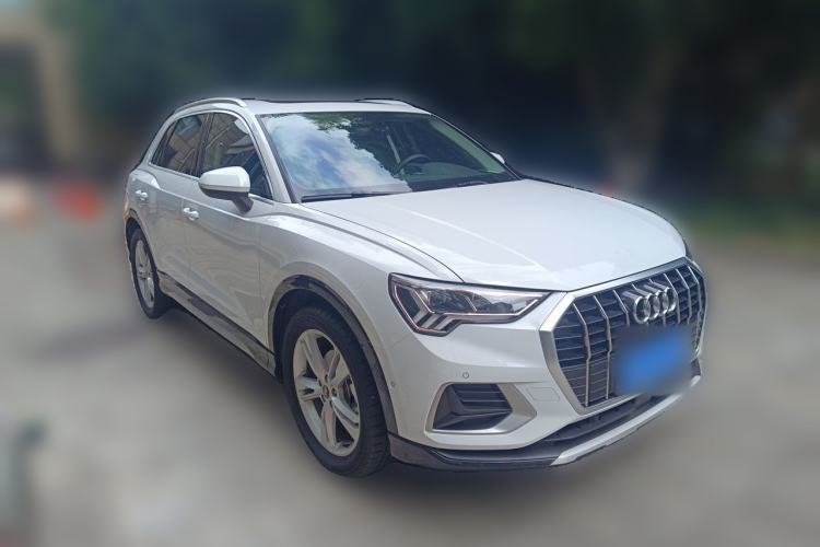 Used Audi Q3 2022 35 TFSI Fashionable and Elegant Model Front Right 45 Deg