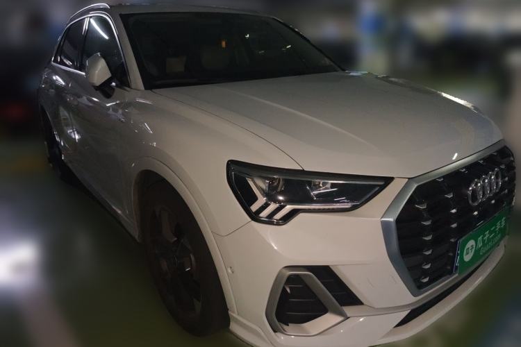 Used Audi Q3 2022 35 TFSI Fashion Dynamic Model Front Right 45 Deg