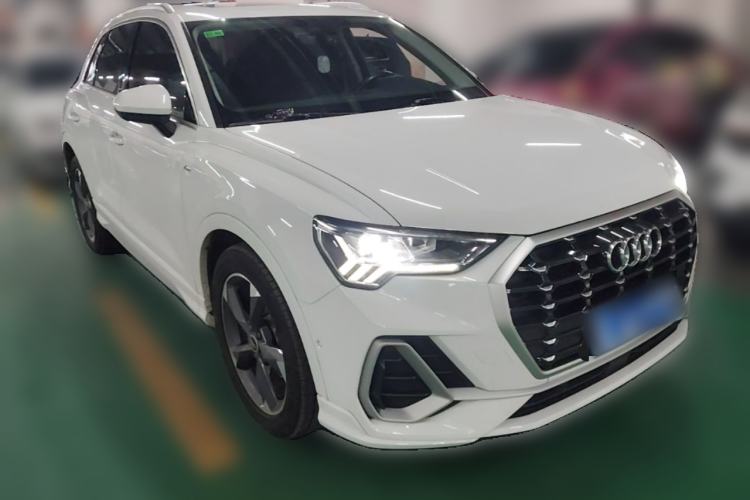 Used Audi Q3 2022 35 TFSI Fashion Dynamic Model Front Right 45 Deg